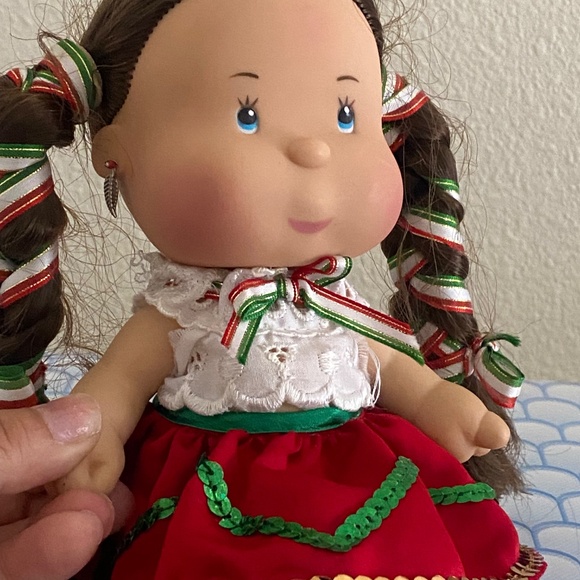 Doll - Picture 5 of 6